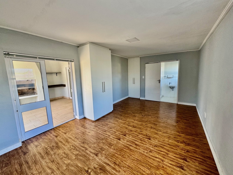 To Let 3 Bedroom Property for Rent in Stilbaai Wes Western Cape
